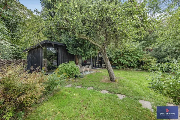 Manor Road, Grendon, NN7 photo 29