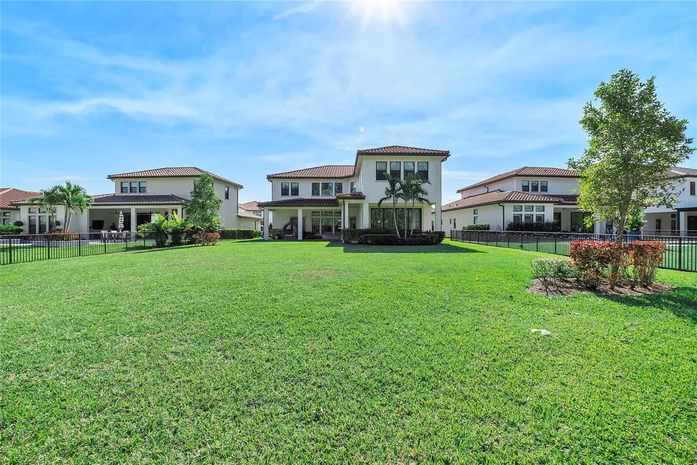 9245 W Parkland Bay Trail, Parkland, FL 33076