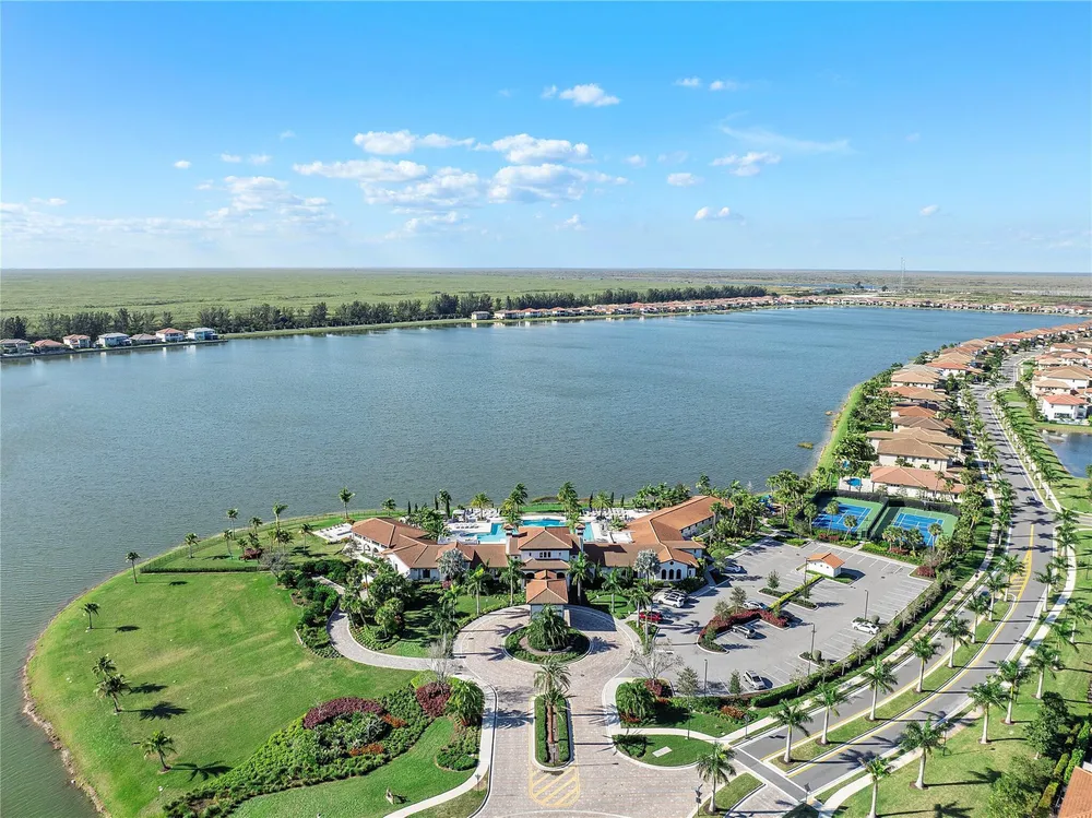 9245 W Parkland Bay Trail, Parkland, FL 33076