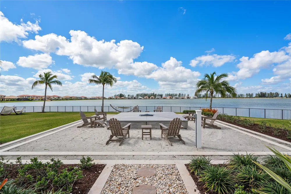 9245 W Parkland Bay Trail, Parkland, FL 33076