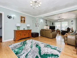 Marian Close, North Stifford, Grays thumb 3