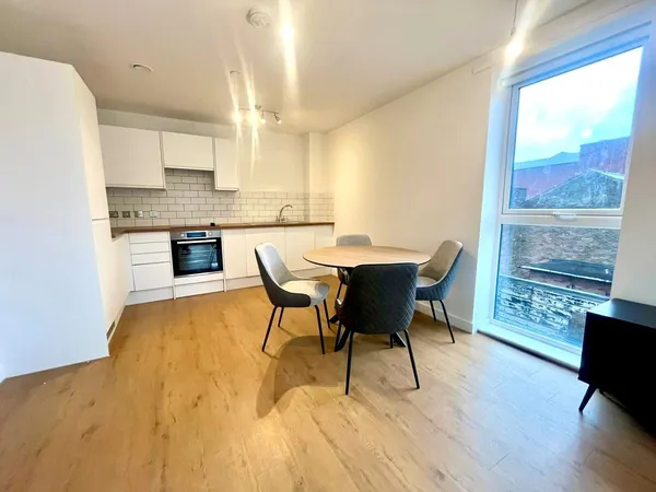 83 Deansgate Gardens, Bolton, BL1