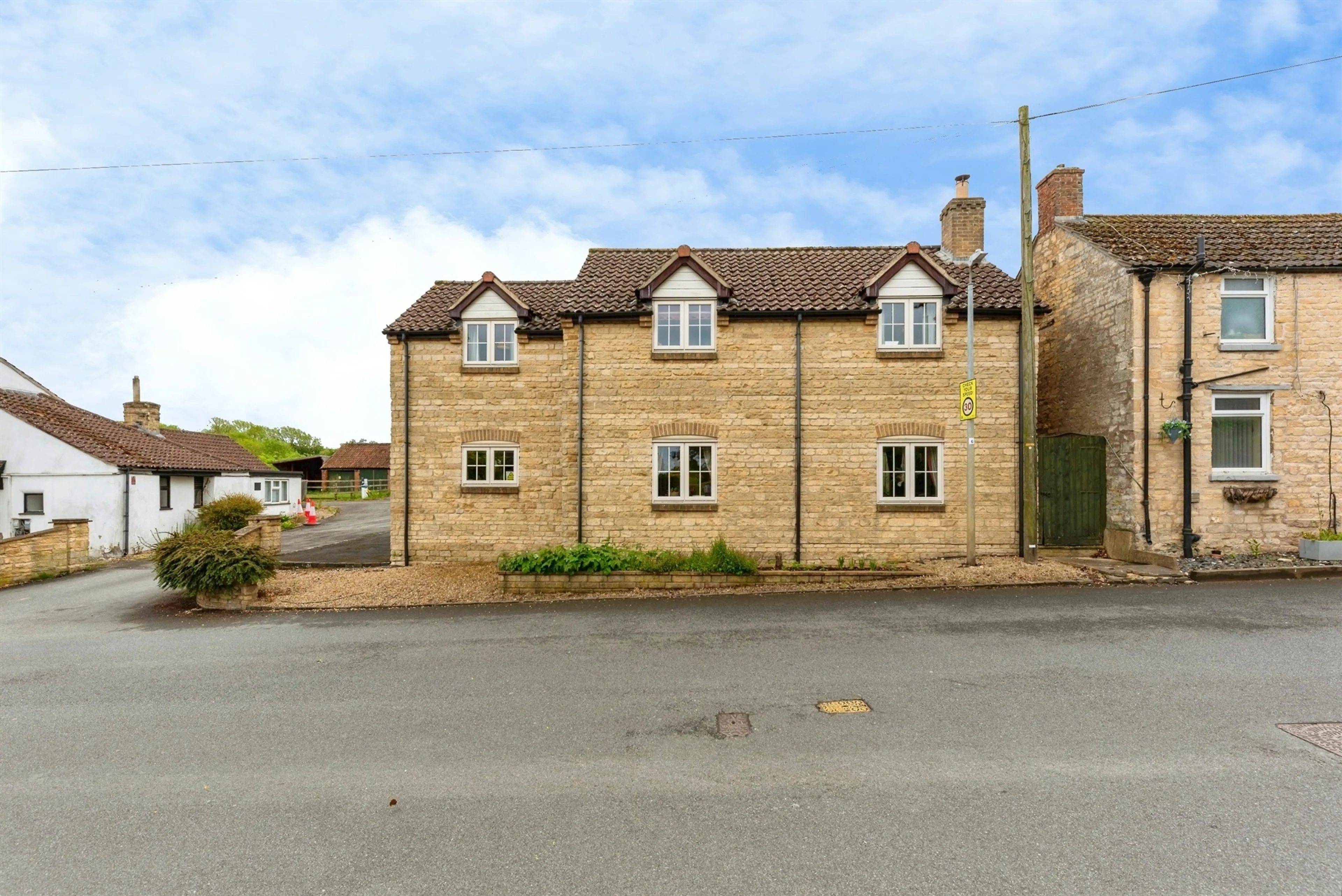 Property photo 0