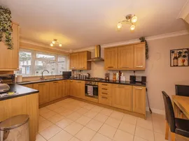 Linnet Close, Waterlooville thumb 3