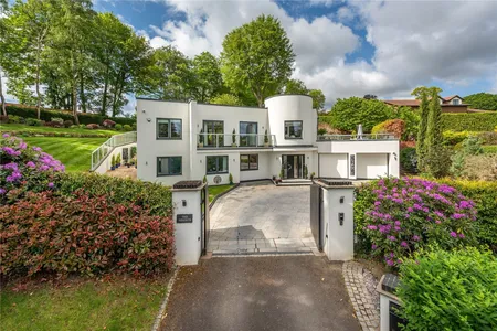 Broomfield Park, Westcott, RH4