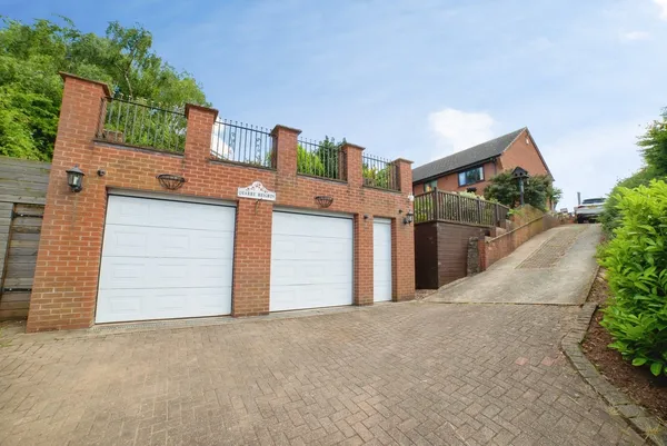 Mosscar Close, MANSFIELD, Nottinghams...