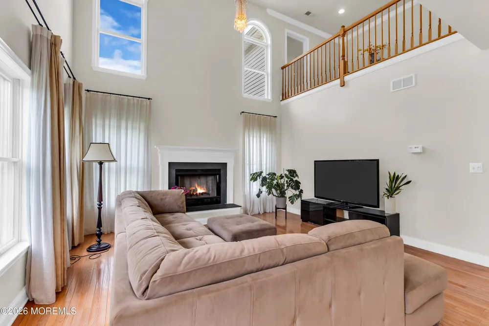 17 DIAMOND HILL ROAD, Marlboro, NJ 07746