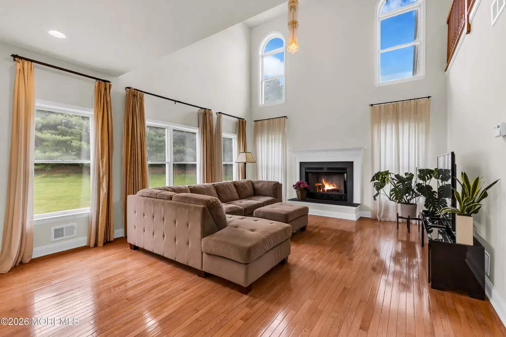 17 DIAMOND HILL ROAD, Marlboro, NJ 07746