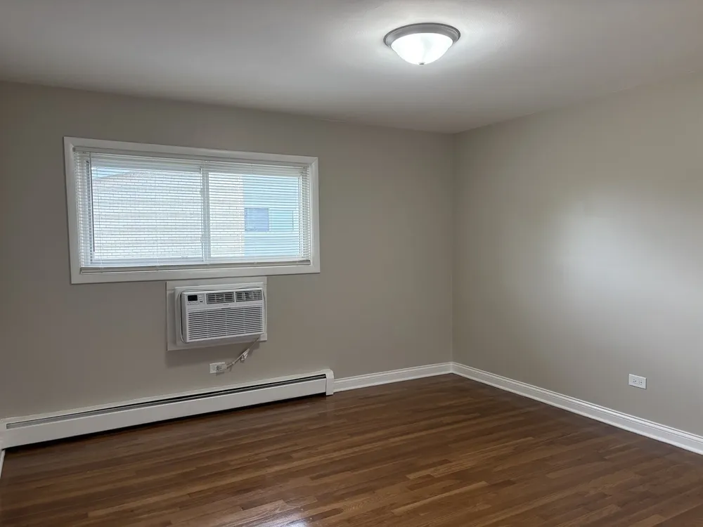 8816 N Western Ave, Des Plaines, IL 60016