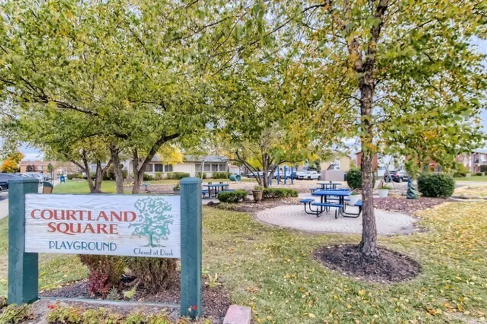 8816 N Western Ave, Des Plaines, IL 60016