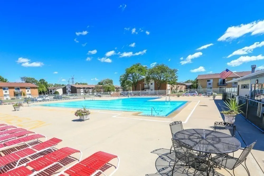 8816 N Western Ave, Des Plaines, IL 60016