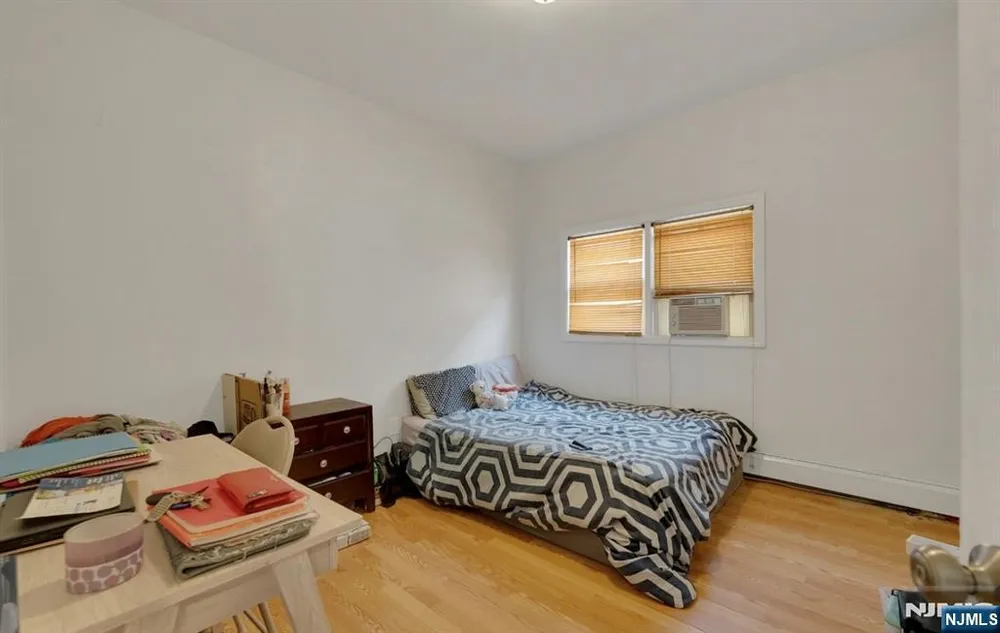 106 Broughton Ave, Bloomfield, NJ 07003