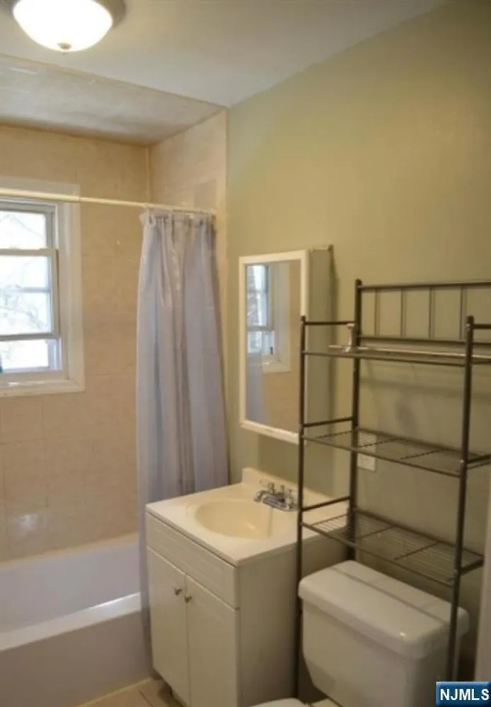 106 Broughton Ave, Bloomfield, NJ 07003