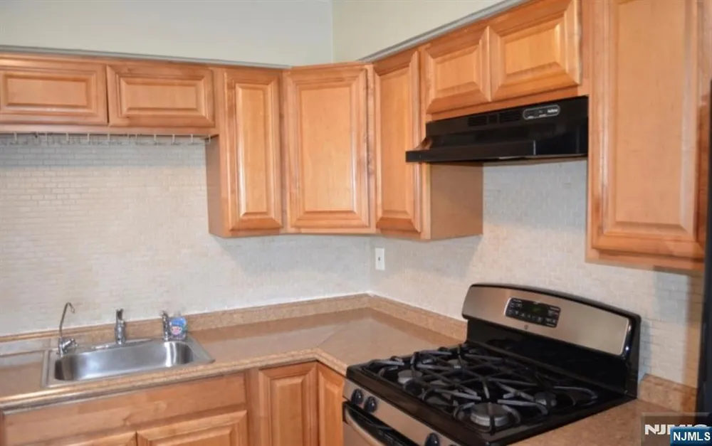 106 Broughton Ave, Bloomfield, NJ 07003