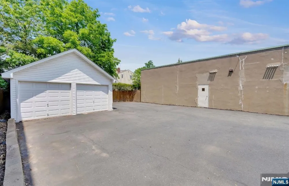 106 Broughton Ave, Bloomfield, NJ 07003