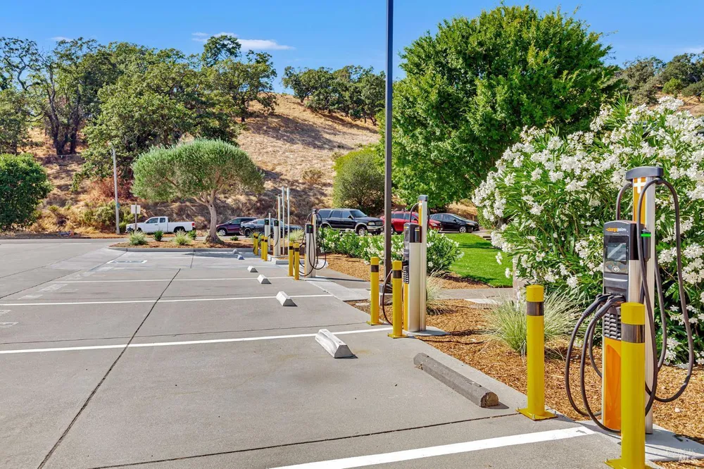 1004 Los Gamos Rd, San Rafael, CA 94903
