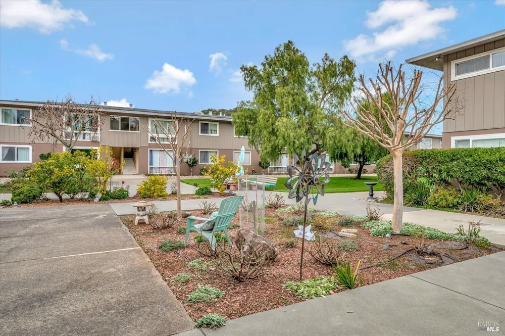1004 Los Gamos Rd, San Rafael, CA 94903