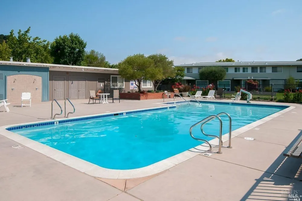 1004 Los Gamos Rd, San Rafael, CA 94903