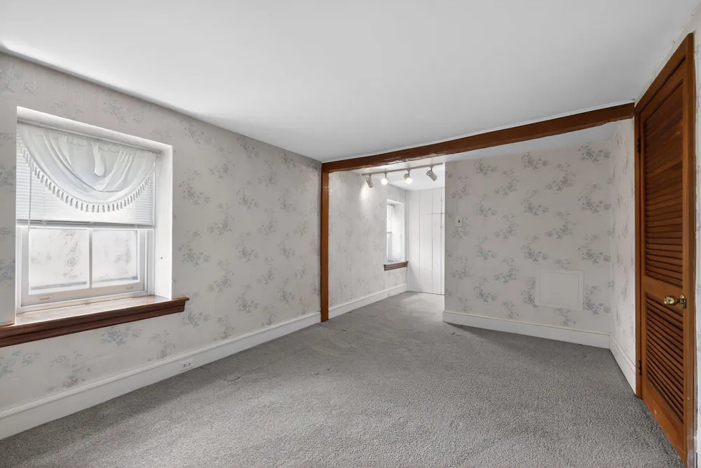 750 Loch Alsh Ave, Ambler, PA 19002