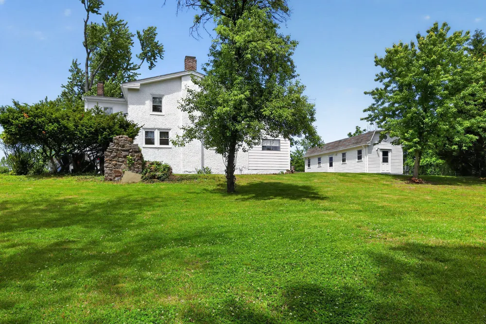 750 Loch Alsh Ave, Ambler, PA 19002