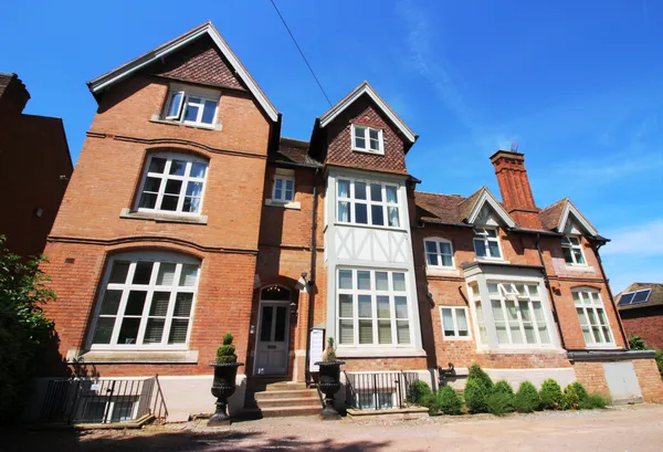 Laverton Court, Leamington Spa
