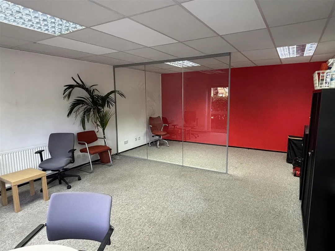 https://mr0.homeflow-assets.co.uk/files/photo/image/47481/8904/_x_/kRdOqHnyo0alA8qe8bRCzA.jpg
