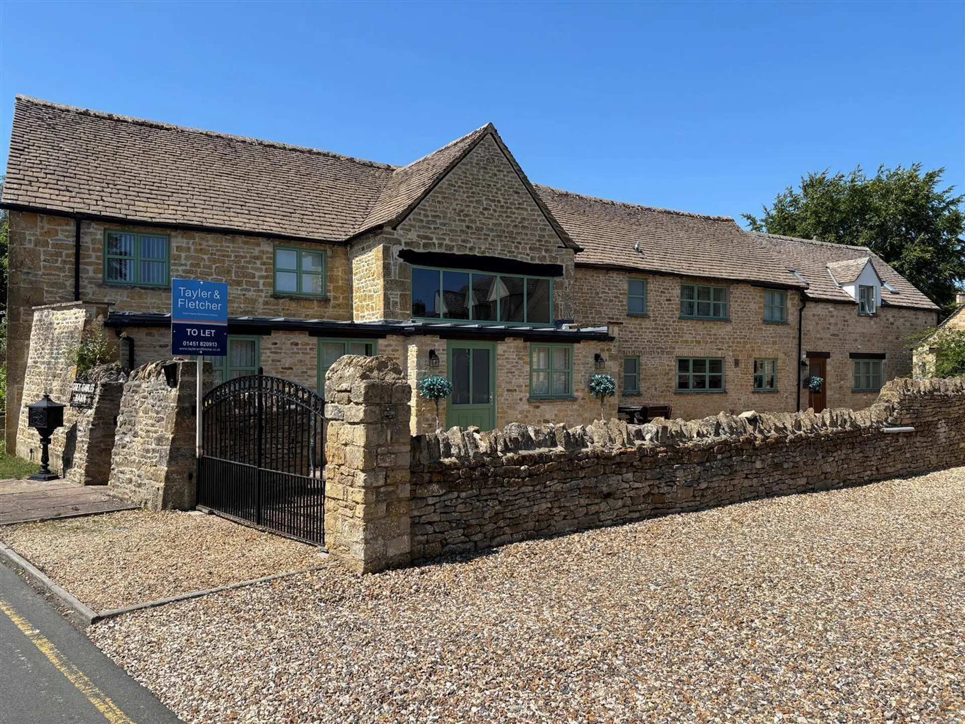 Property photo top 0