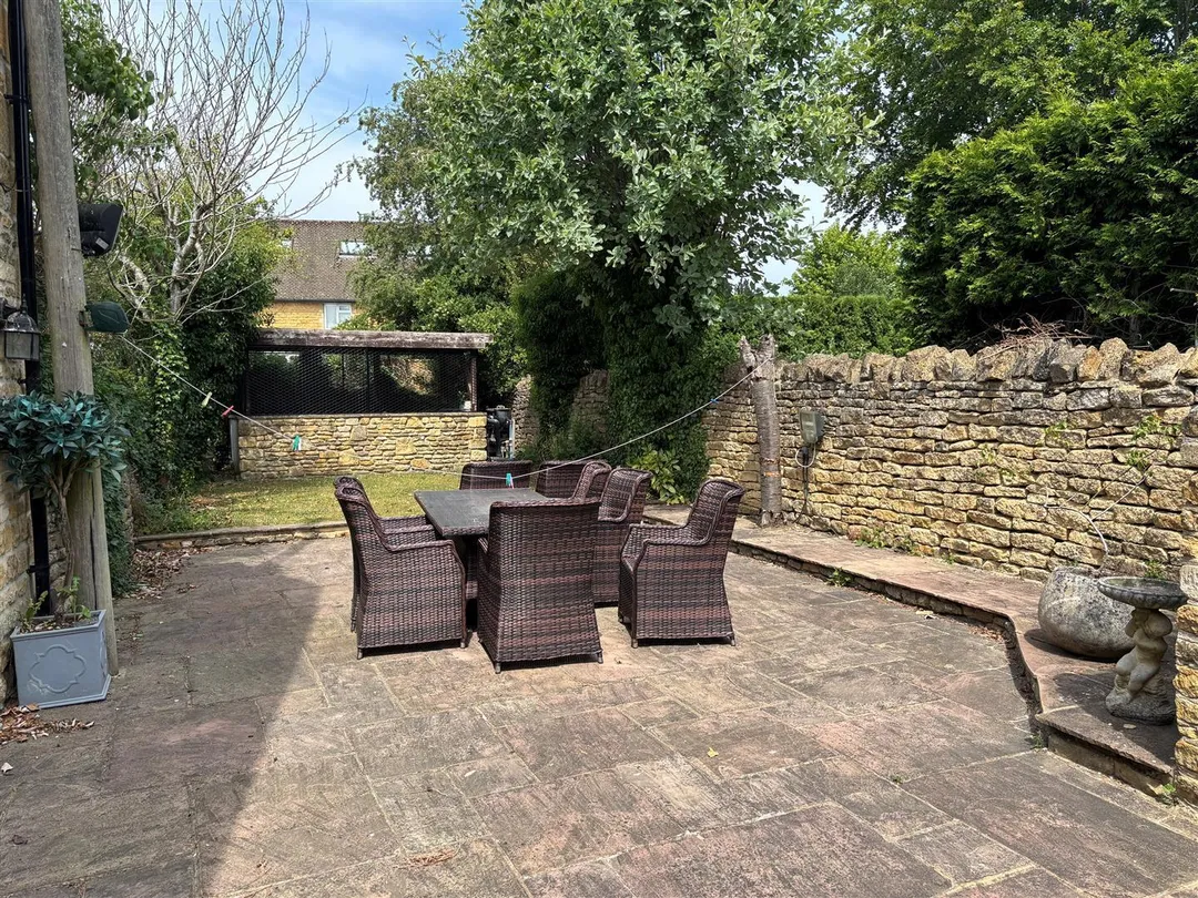 https://mr0.homeflow-assets.co.uk/files/photo/image/47482/7213/_x_/xfv74_fj0Uab6ncKGd4TbQ.jpg