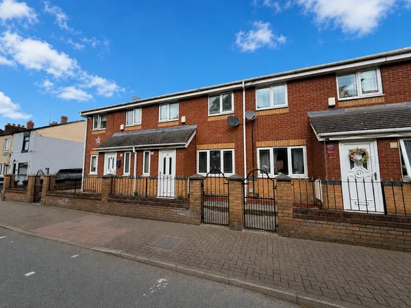 Halton View Road, Widnes, Cheshire, WA8