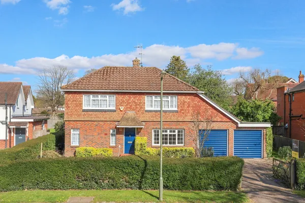 Woodroyd Avenue, Horley, Surrey, RH6