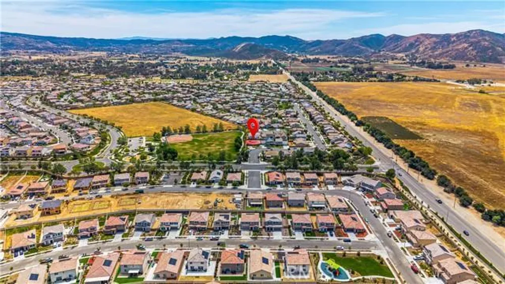 279 Alverstone St, Hemet, CA 92543