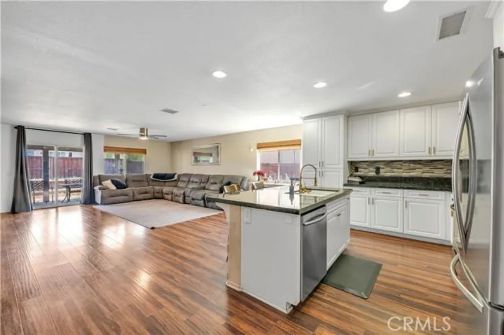 279 Alverstone St, Hemet, CA 92543