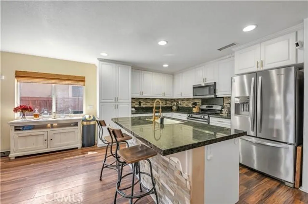 279 Alverstone St, Hemet, CA 92543
