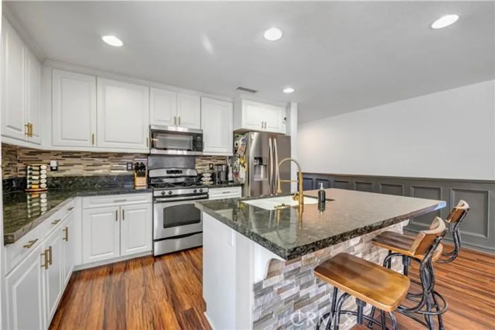 279 Alverstone St, Hemet, CA 92543