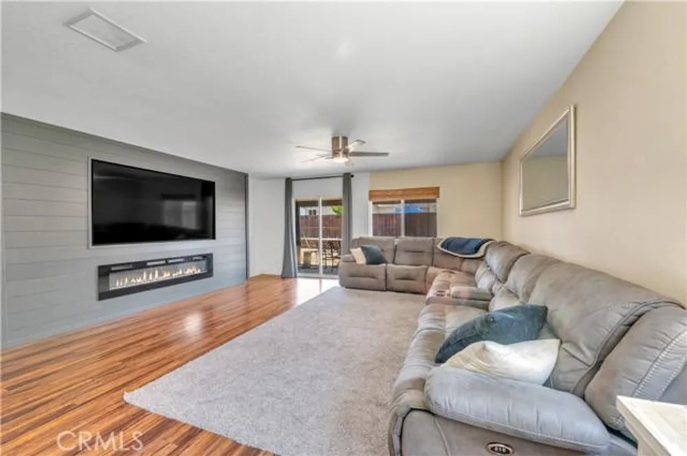 279 Alverstone St, Hemet, CA 92543