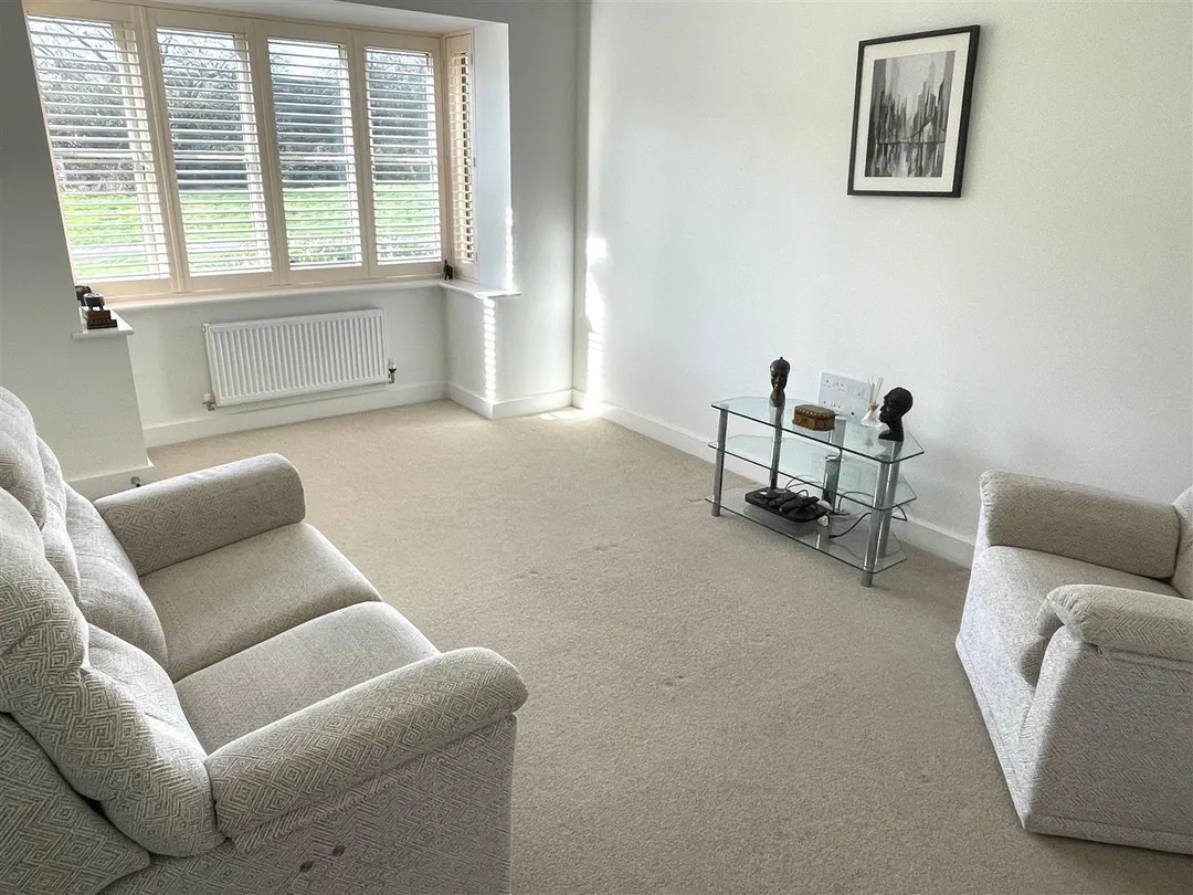 https://mr0.homeflow-assets.co.uk/files/photo/image/47484/4736/_x_/i9xoOb1p9kmDruN-3RZ_TA.jpg