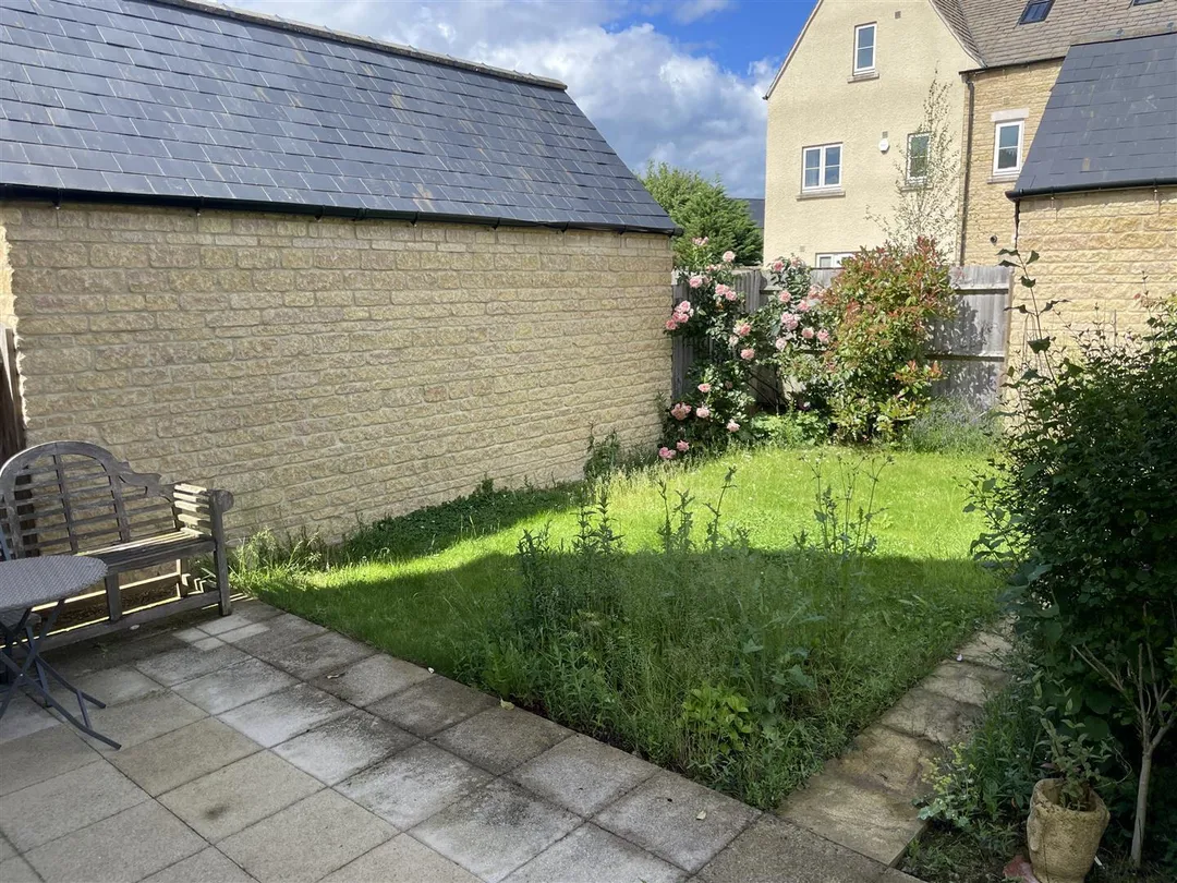 https://mr0.homeflow-assets.co.uk/files/photo/image/47484/4756/_x_/0KcfTrTRuUaGcoIMzSvQzQ.jpg
