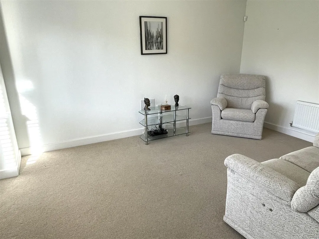 https://mr0.homeflow-assets.co.uk/files/photo/image/47484/4762/_x_/ubkz3uVTOEq7oqEy0bpBnw.jpg