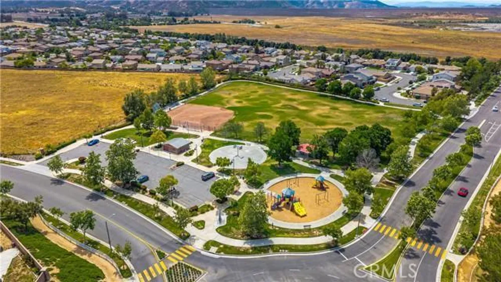 279 Alverstone St, Hemet, CA 92543