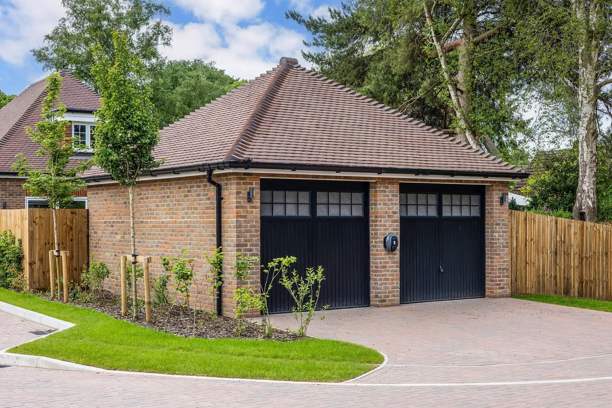 Silver Birches, Shelvers Way, Tadworth, KT20 photo 18