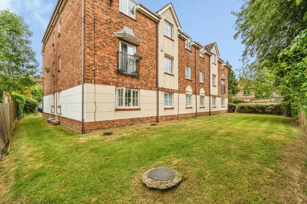 Avro Close, Southampton, Hampshire, SO15