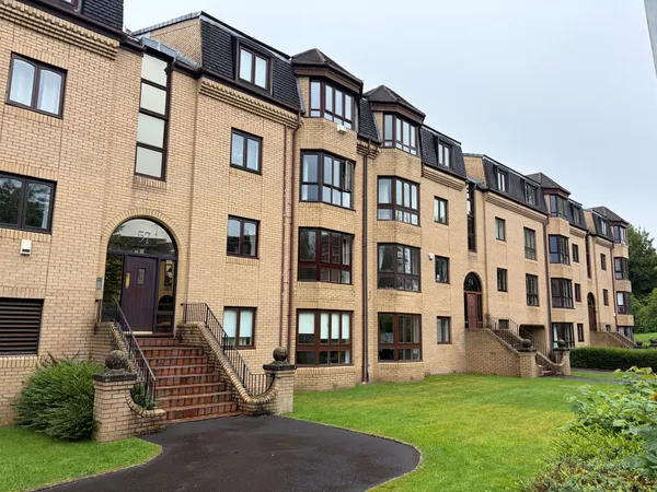 Hughenden Lane, Hyndland