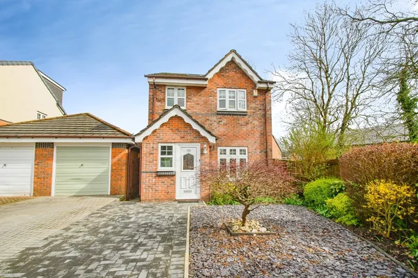 Quarry Pond Road, Worsley, Manchester...