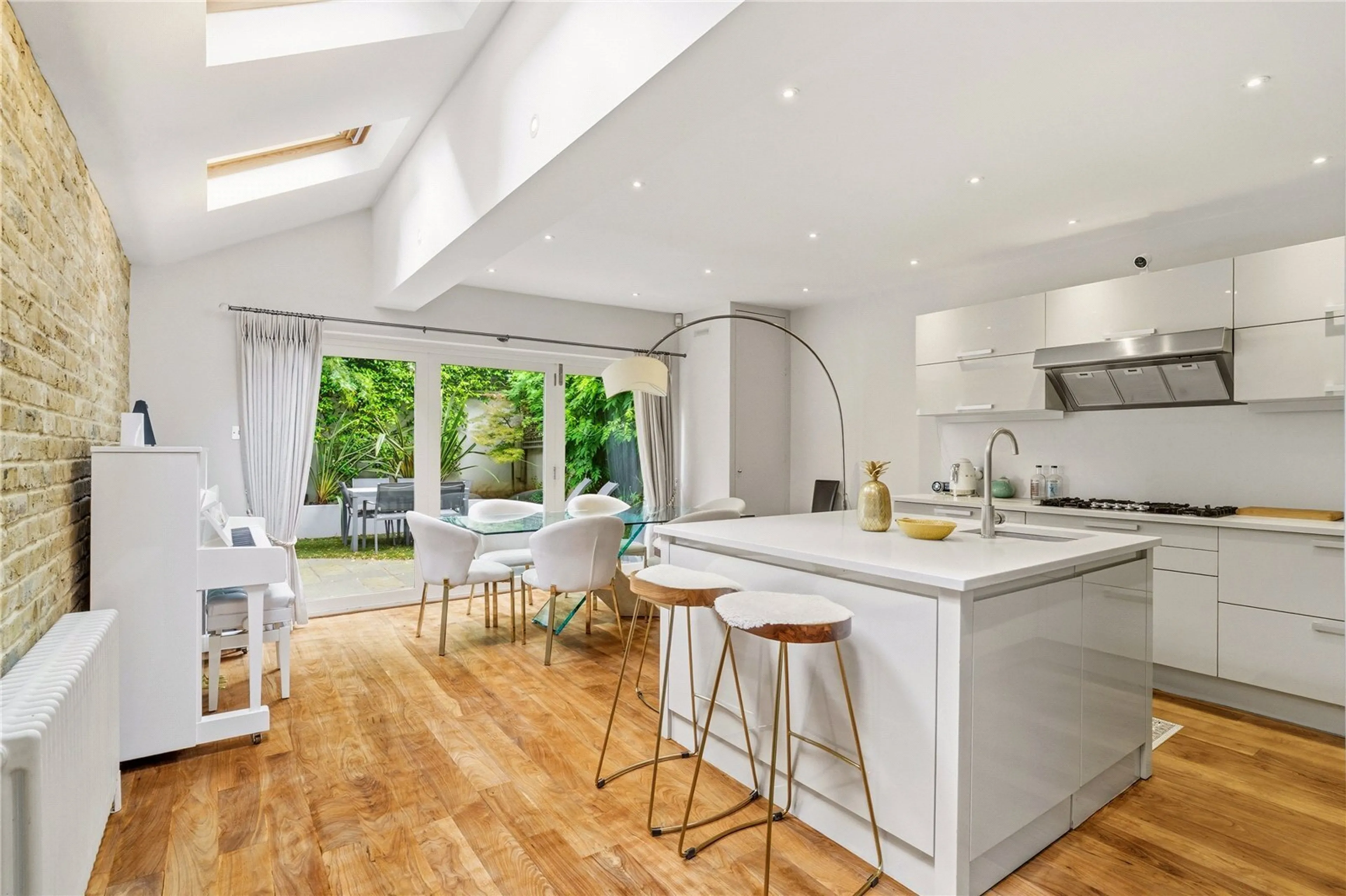 Property at Wakehurst Road, London, SW11