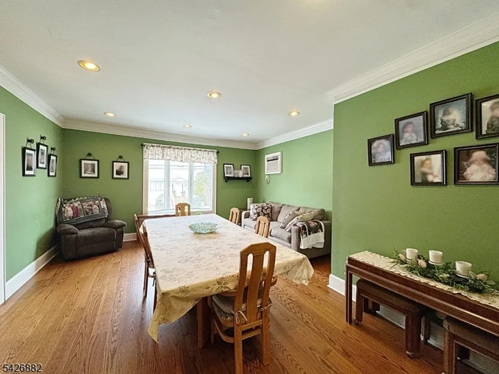84 Saint Marys Pl, Nutley, NJ 07110