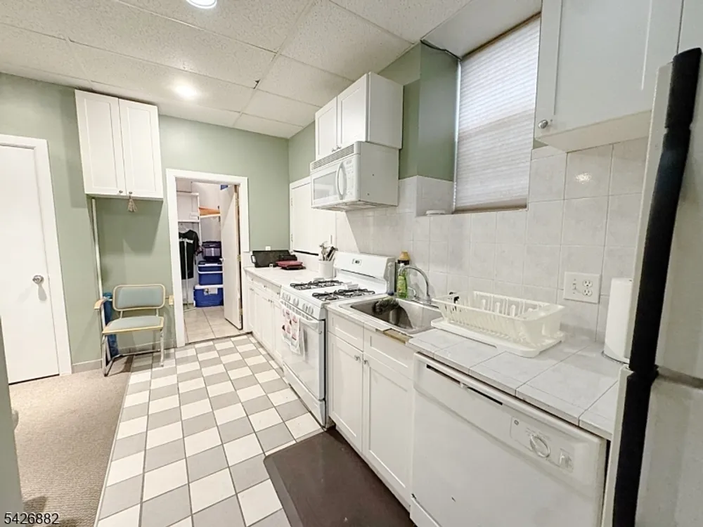 84 Saint Marys Pl, Nutley, NJ 07110