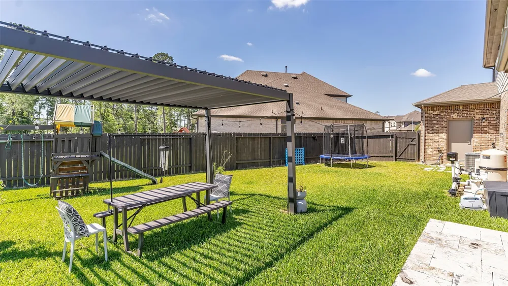 10302 Horeshoe Lake Trail, Conroe, TX 77384