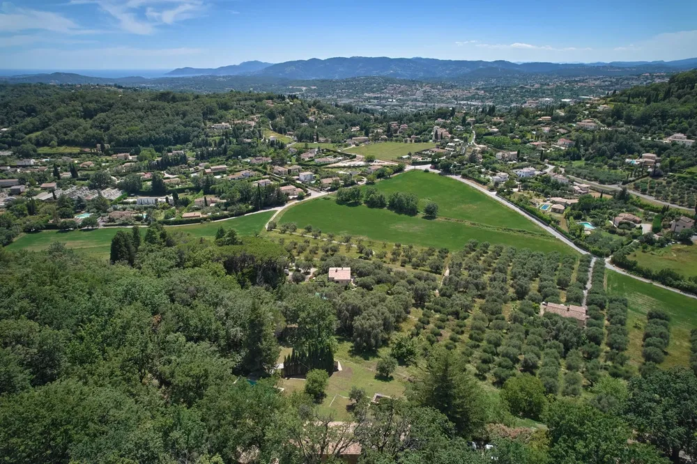 Châteauneuf-Grasse, 06740, France