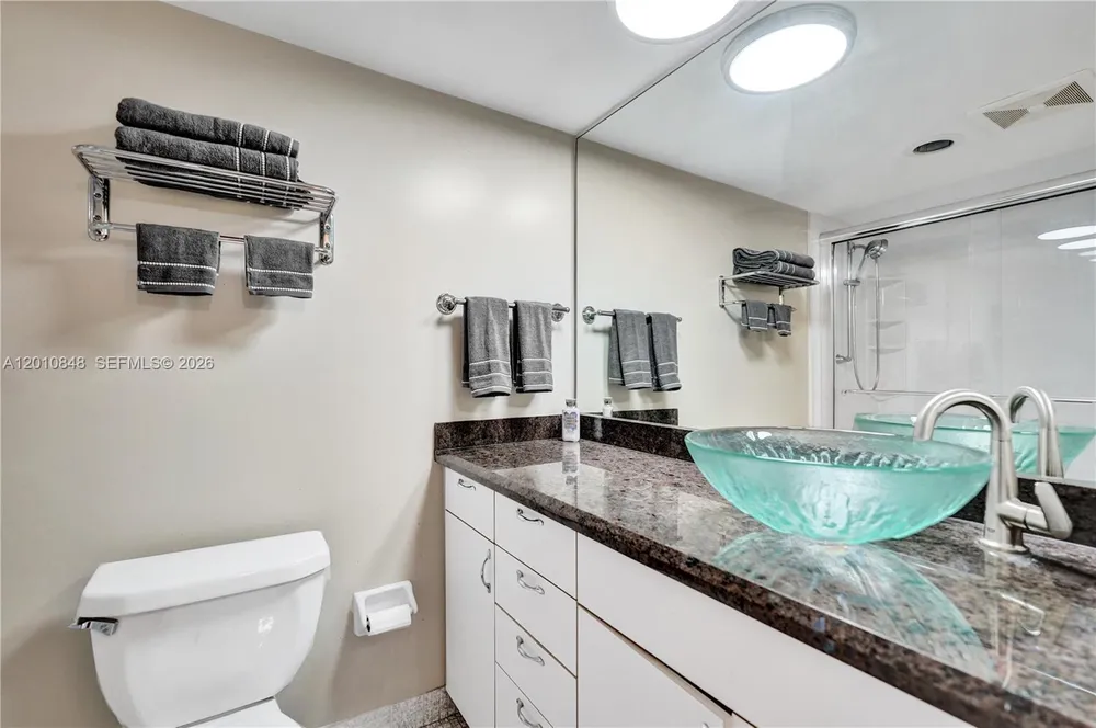 575 Oaks Ln, Pompano Beach, FL 33069