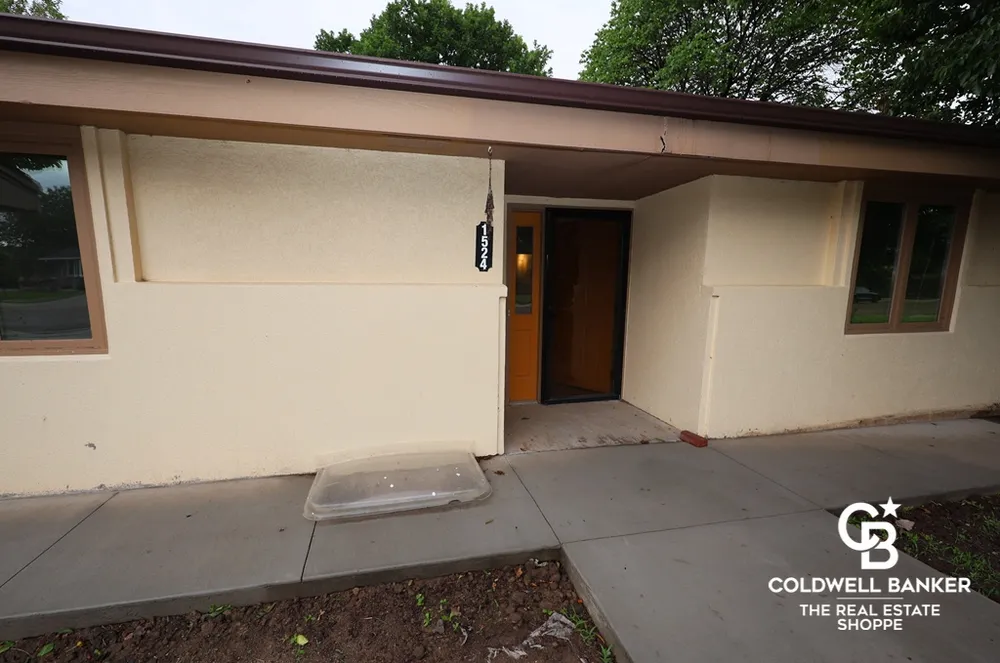 1524 Harvest Ln, Garden City, KS 67846